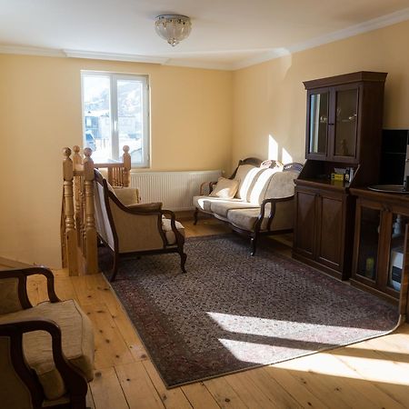 Готель House Mon Amie Местія Екстер'єр фото