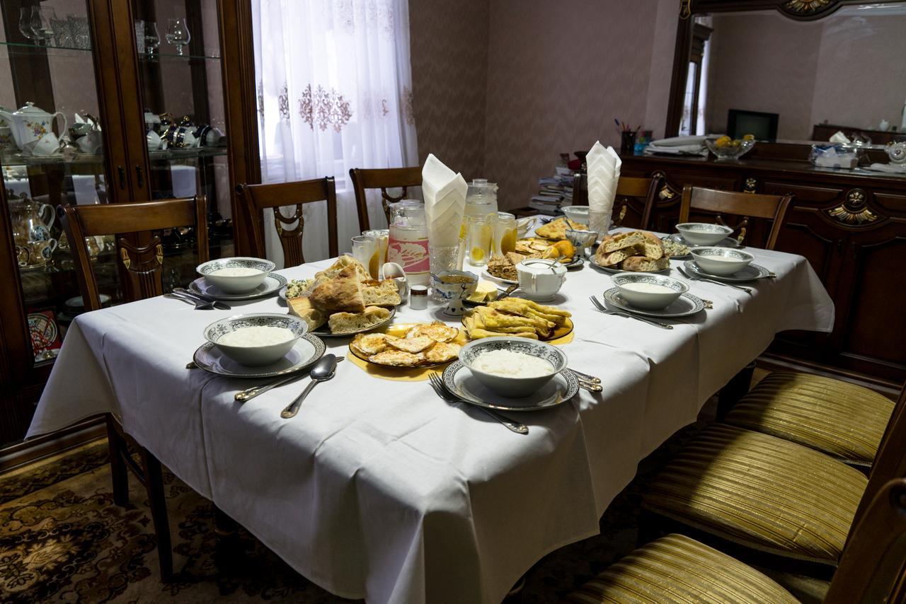 Готель House Mon Amie Местія Екстер'єр фото